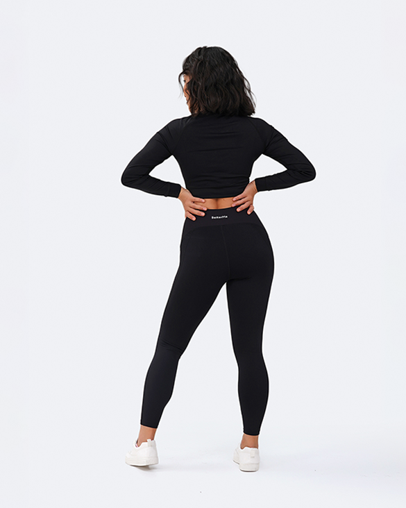 Cropped Long Sleeve Total Black